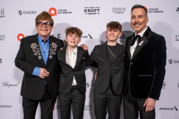 Elton John attends the annual Oscar visualization party with her husband David Furnish, Kids: Photos Elton John attends the annual Oscar visualization party with her husband David Furnish, Kids: Photos