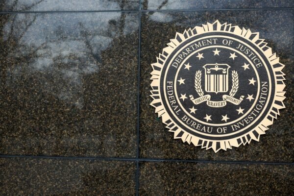 FBI agent who accused the Trump administration of political bias accused of illegal revelations Photo: The FBI headquarters is seen on February 20, 2025 in Washington, DC.