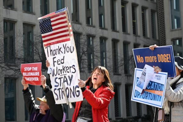 Judge to consider blocking the massive shots of government employees after 20 states sue Photo: US-POLYTIC-TRUMP-MUSK