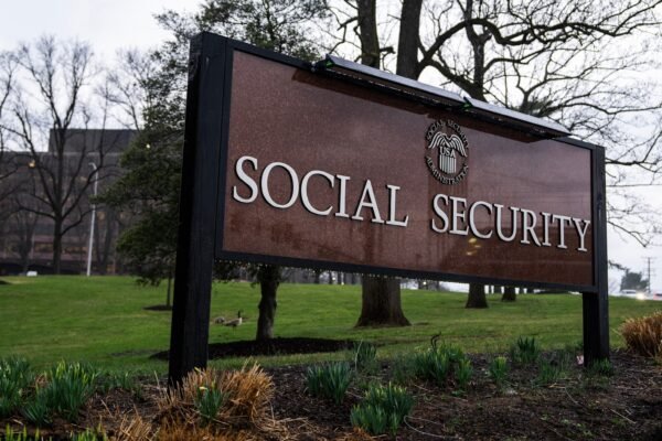 The Chief of Social Security of the action now says that the agency will not close after Dogle Decla Photo: Social Security sign
