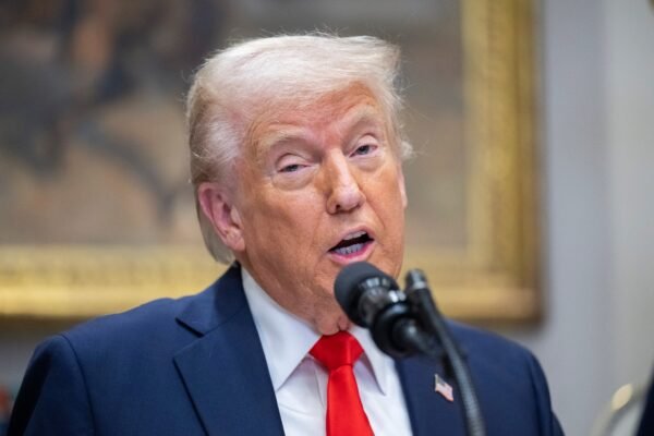 The stock market increases after Trump allows the exemption of 1 month tariffs of car manufacturers The stock market increases after Trump allows the exemption of 1 month tariffs of car manufacturers