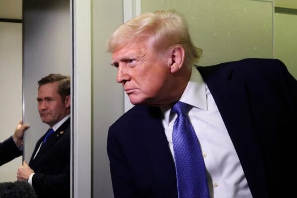 Trump states that Biden’s forgives for the January 6 committee are ‘null’. Legal experts do not agree Trump states that Biden's forgives for the January 6 committee are 'null'. Legal experts do not agree