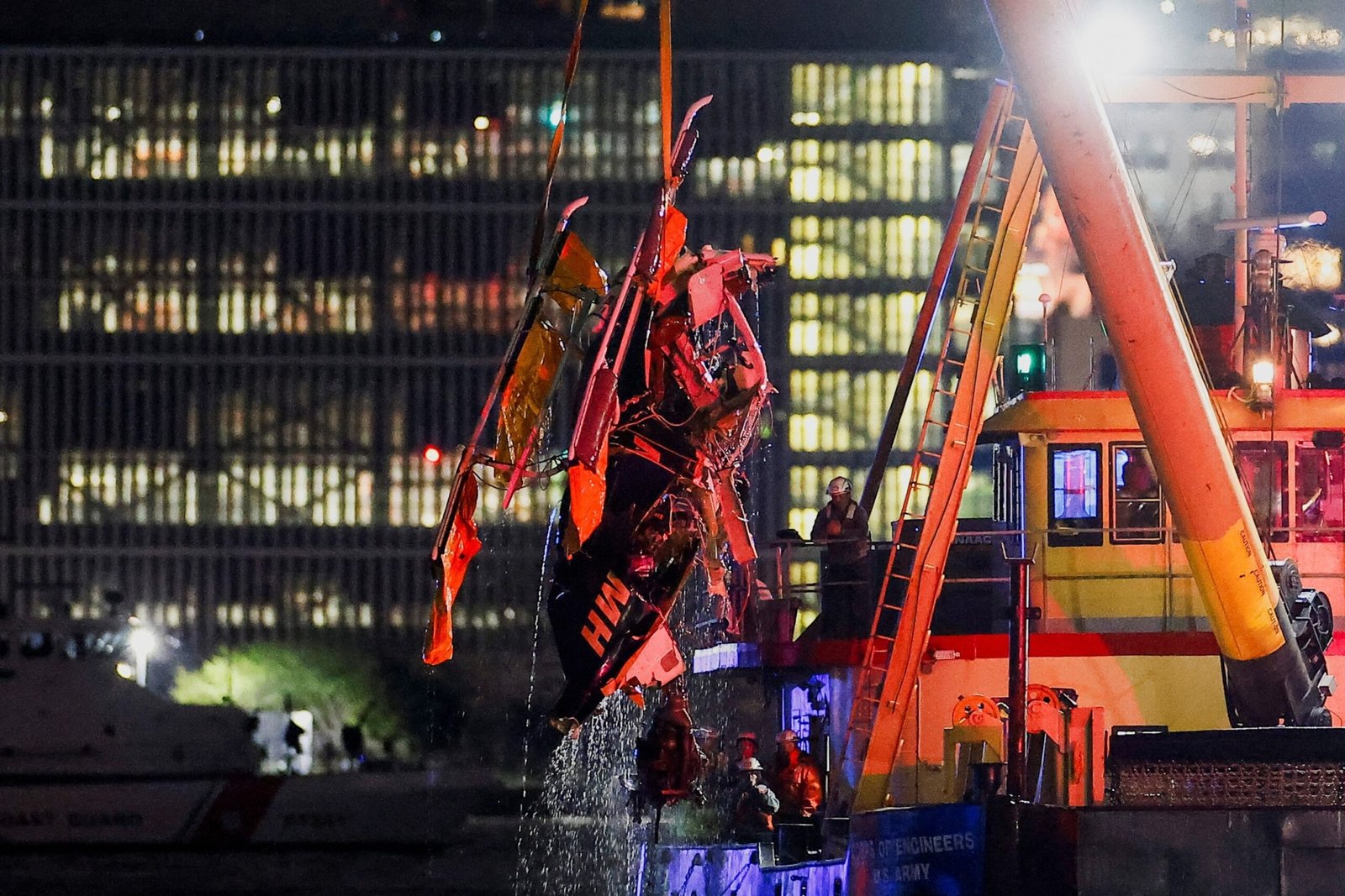 Helicopter clash from New York City: the authorities are looking for answers after 6 dead