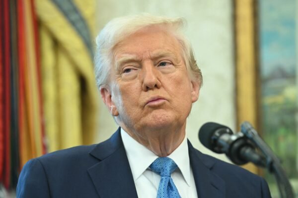 US actions manifest themselves while Trump points out that Tesla's shares are defiated in the commercial war