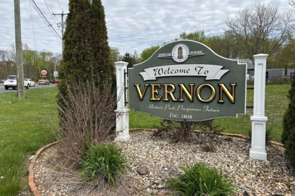 The FBI has opened 250 investigations linked to the violent network online '764' that is prepared in adolescents, says the senior official