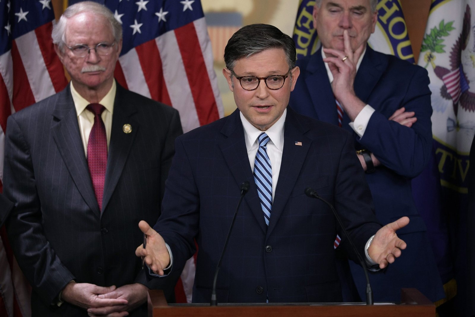 Photo: President of the Mike Johnsonspeaks Chamber representative as representative John Rutherford and the whip representative of the majority of the representatives, Tom Emmer, listens during a press conference at the United States Capitol, on May 14, 2025 in Washington.