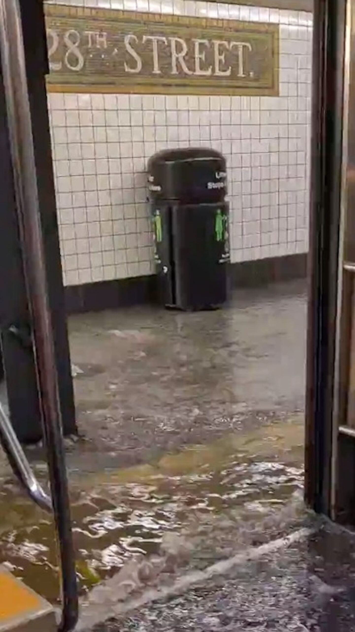 Sudden floods impact the transport of New York City when storms reach northeastern