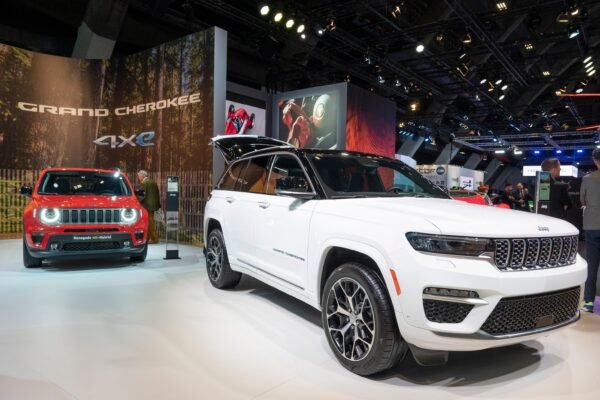 Chrysler remembers more than 91,000 Jeep hybrid SUV due to the potential loss of unity power