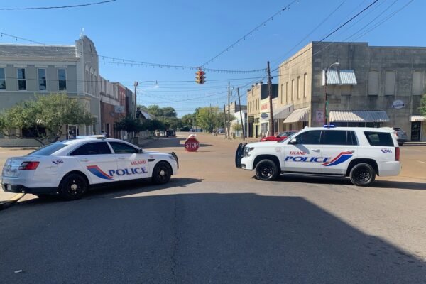 Search for suspects in shooting that left 4 dead and 12 injured amid a series of shootings across Mississippi PHOTO: Mississippi shootings