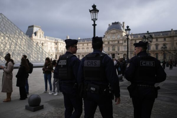 The Paris prosecutor "deeply regrets" that the arrests of suspects in the Louvre jewelry robbery were made public during the investigation