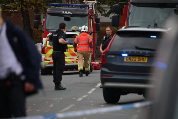 The United Kingdom Police responds to the “attack” of stabbing, shoots the suspect near the Manchester synagogue The United Kingdom Police responds to the "attack" of stabbing, shoots the suspect near the Manchester synagogue