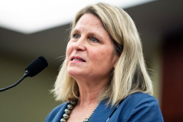 Major union groups break federal union demand to end shutdown